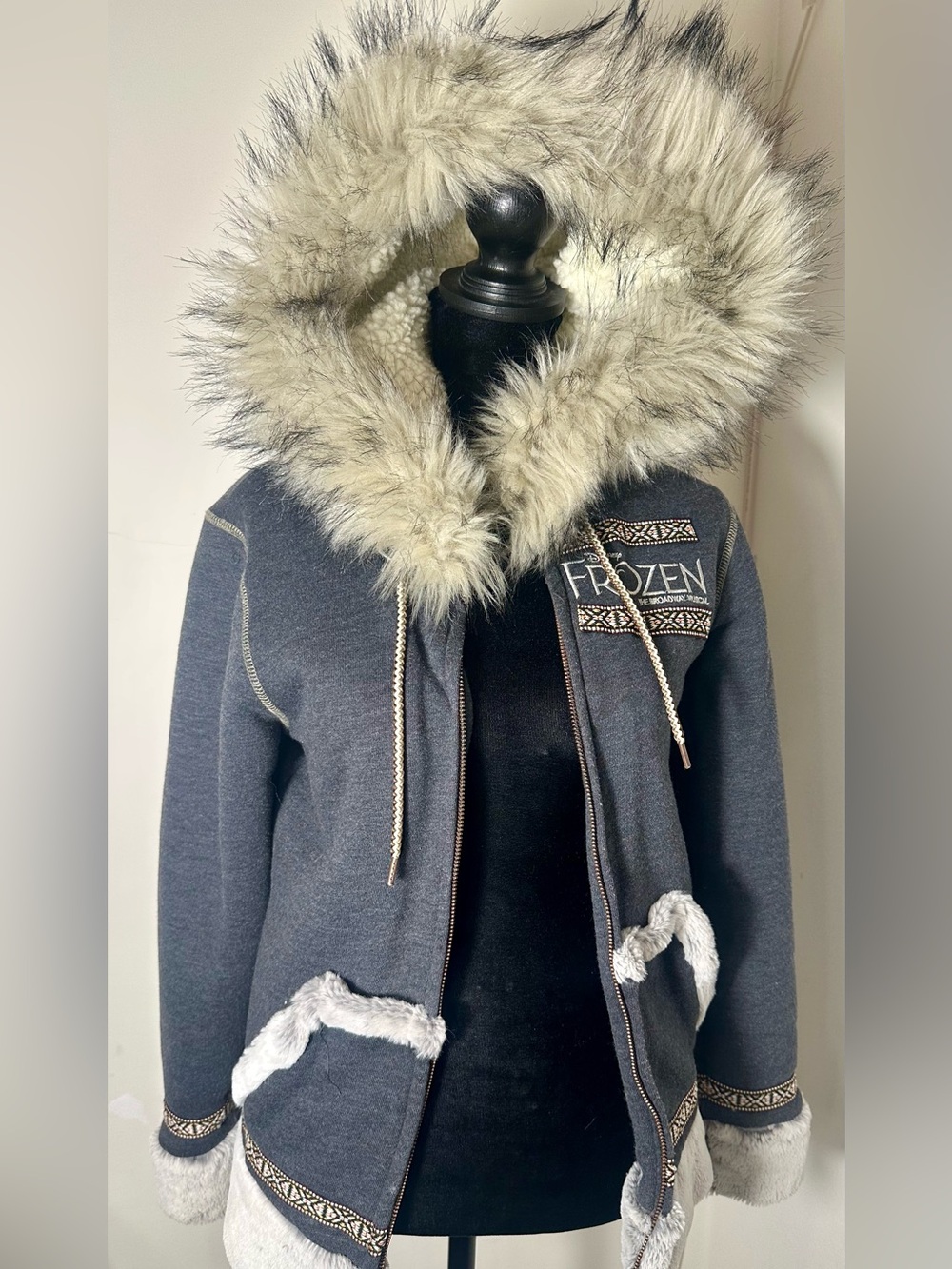 DISNEY Girls’ Frozen Hooded Puffer Jacket in Charcoal Gray w/Faux Fur Trim Sz XS